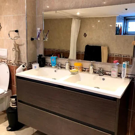 Apartment Two Comfortable With Large Private Bath And Kitchen Oslo
